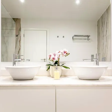 Plum Guide - Saint George's Monument Apartment *